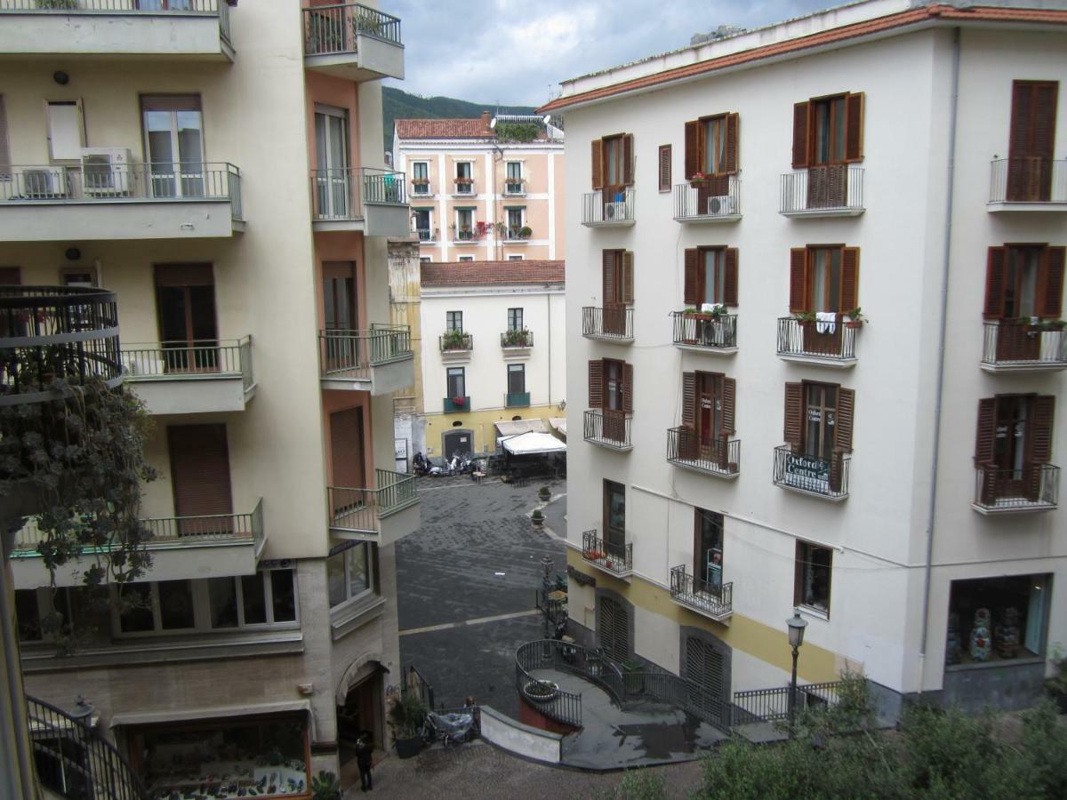 Appartamento Velia ซาแลร์โน ภายนอก รูปภาพ