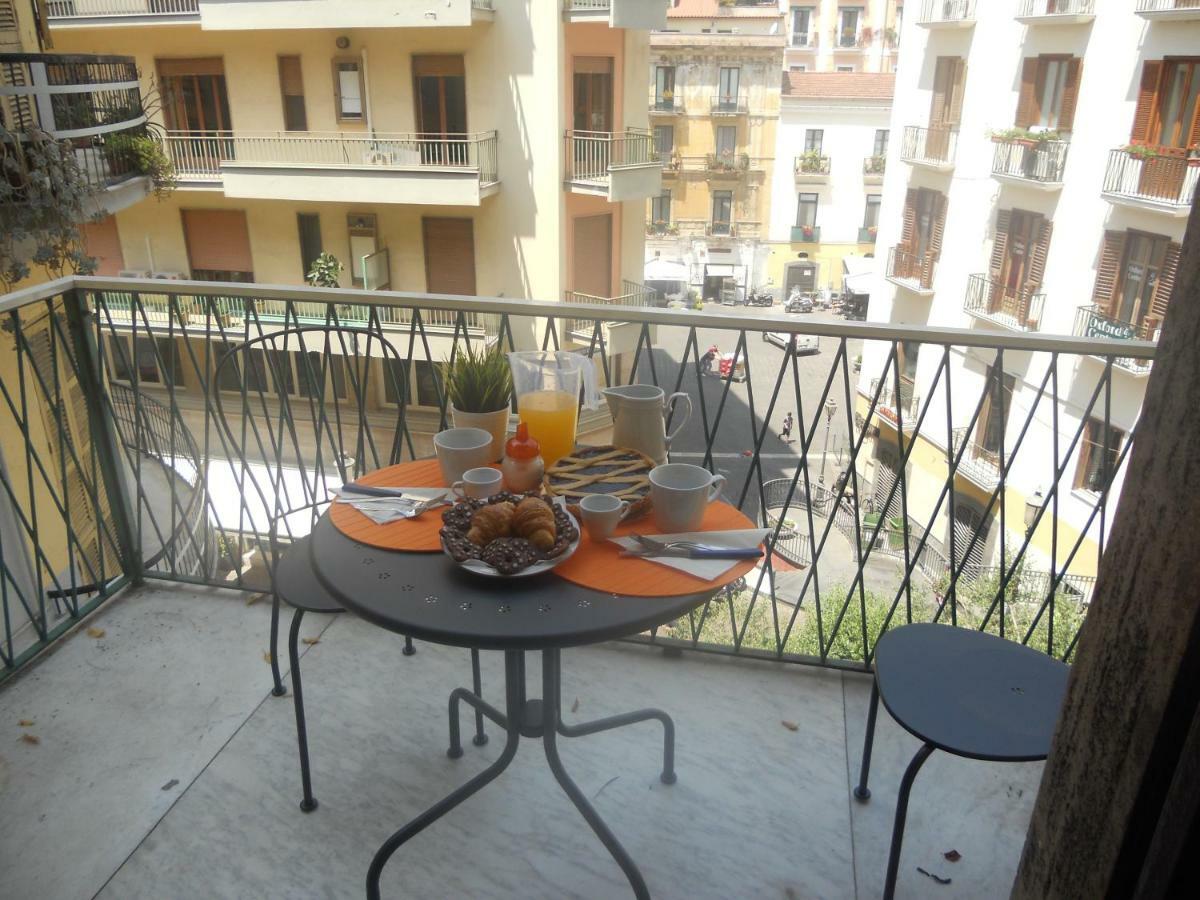 Appartamento Velia ซาแลร์โน ภายนอก รูปภาพ